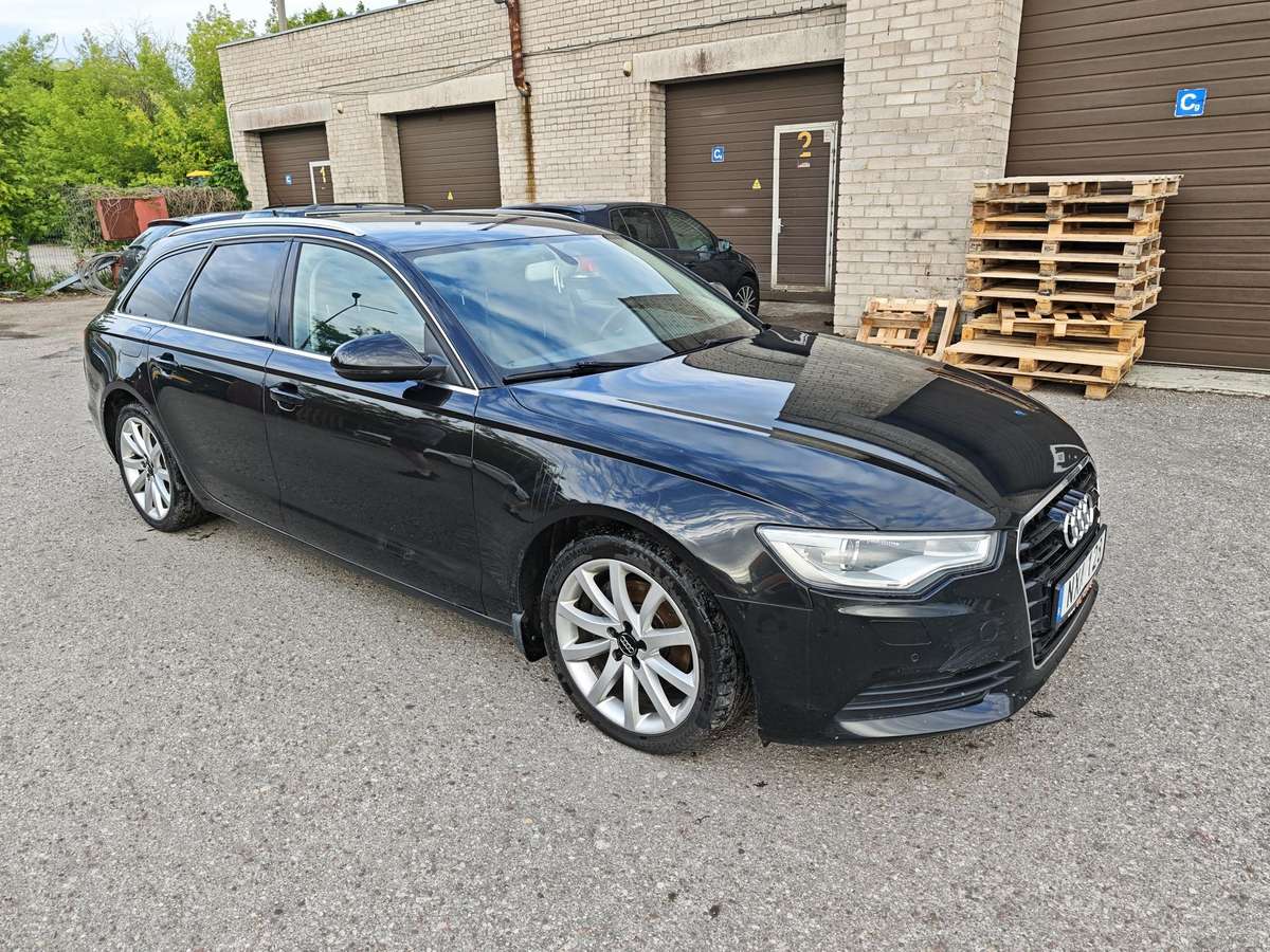 Audi A6 2013 — вигляд ззаду