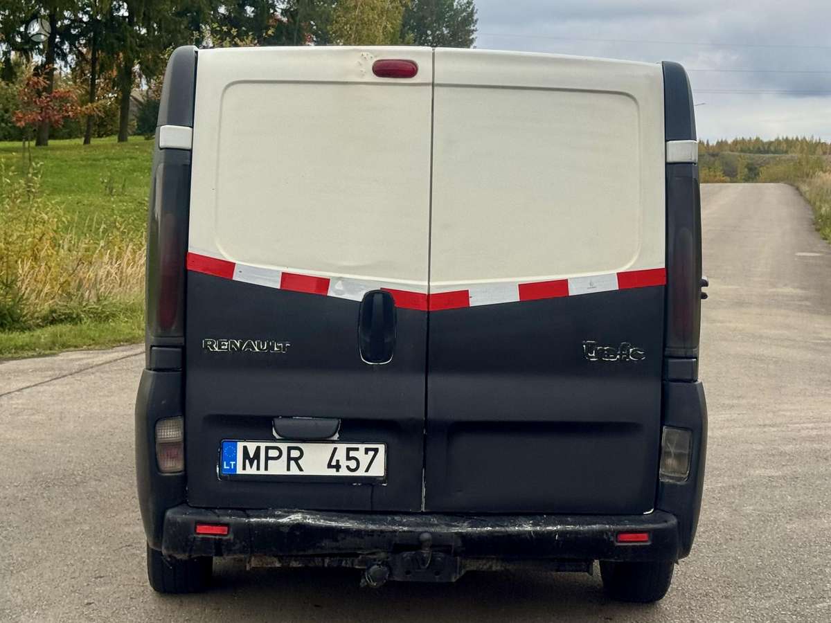 Renault Trafic 2005 — engine 1900 cm³, 101 HP (74kW)