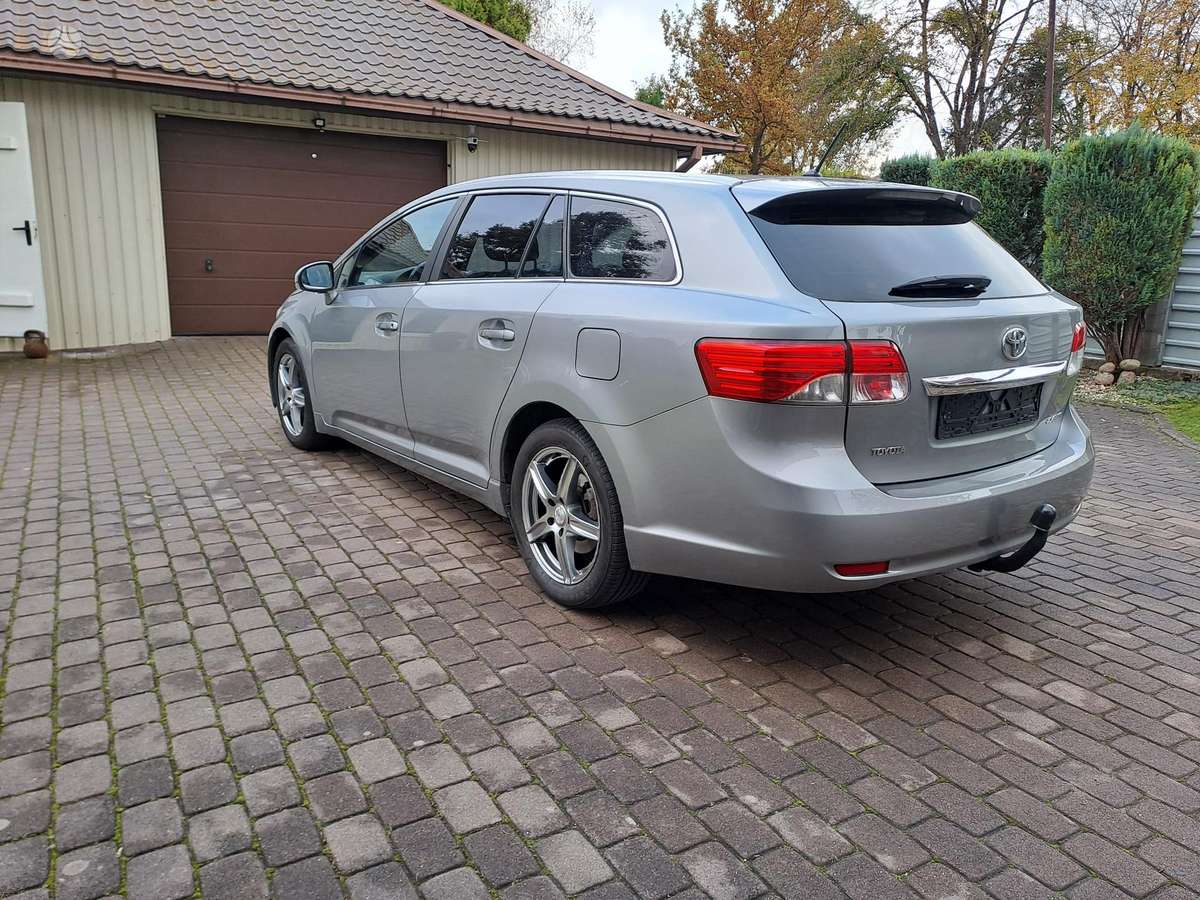 Toyota Avensis 2014 — vehicle for AFU Ukraine