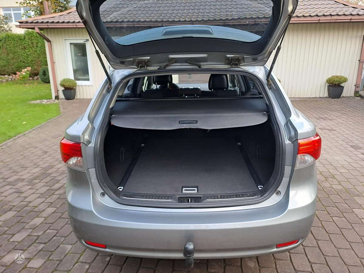Toyota Avensis 2014 — photo 10