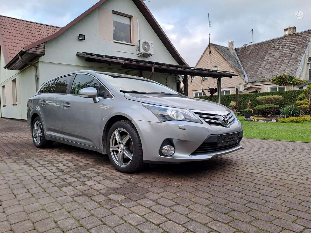Toyota Avensis 2014 — engine 1998 cm³, 124 HP (91kW)
