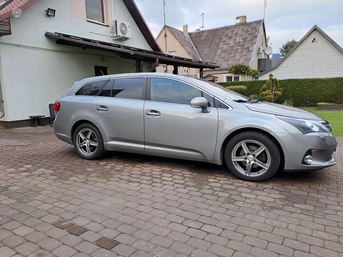 Toyota Avensis 2014 — photo 7