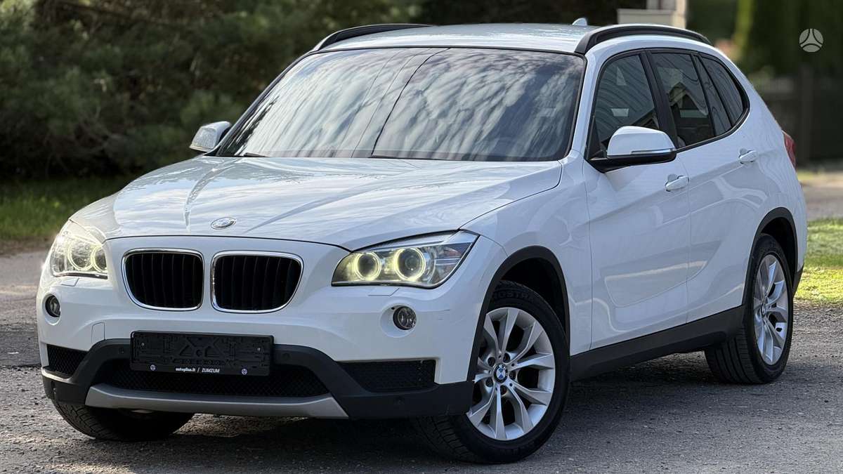 BMW X1 2013 — вигляд ззаду