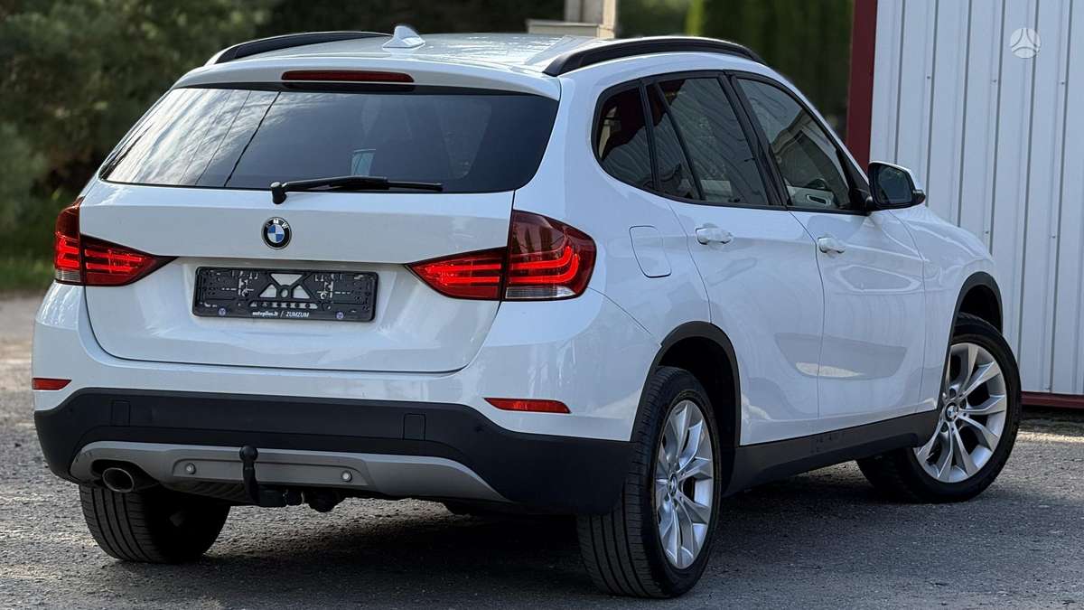 BMW X1 2013 — двигун 1995 cm³, 143 HP (105kW)