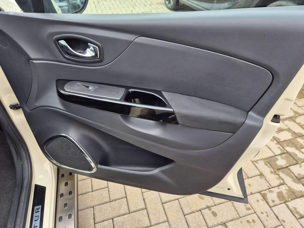 Renault Captur 2015 — photo 16