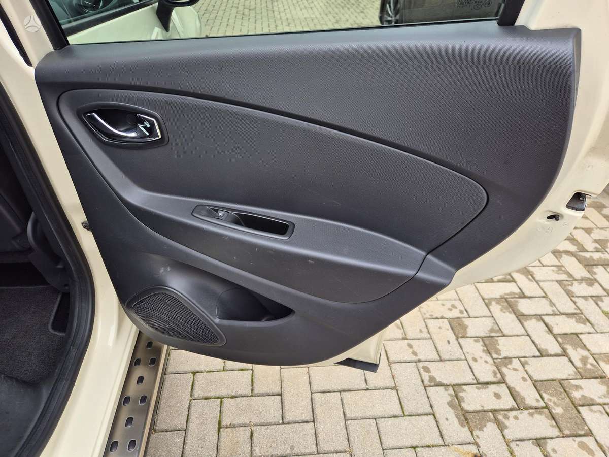 Renault Captur 2015 — photo 18