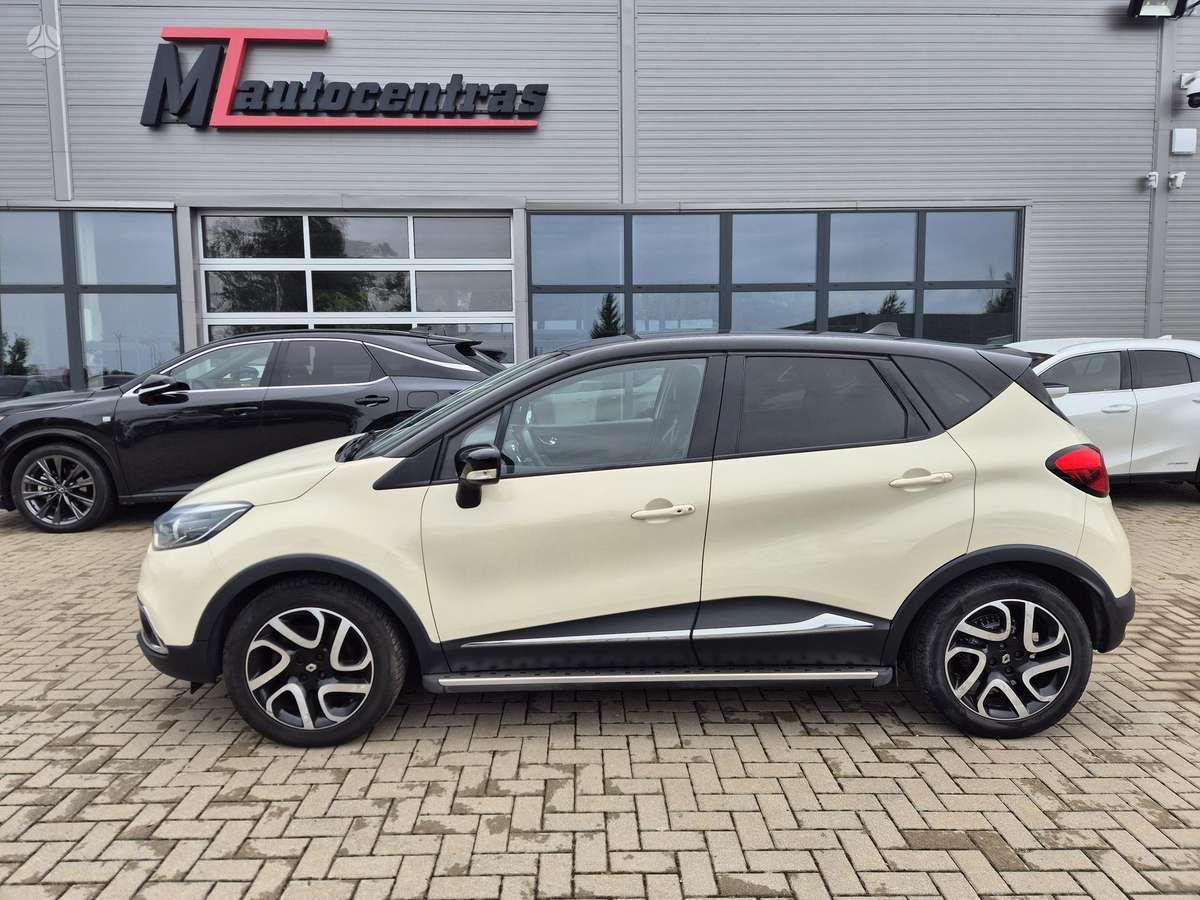 Renault Captur 2015 — rear view