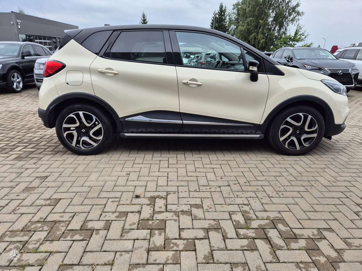 Renault Captur 2015 — interior