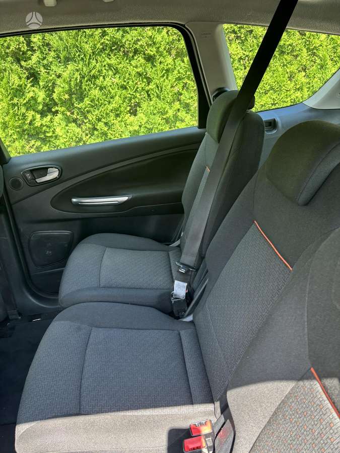 Ford S-MAX 2009 — photo 11