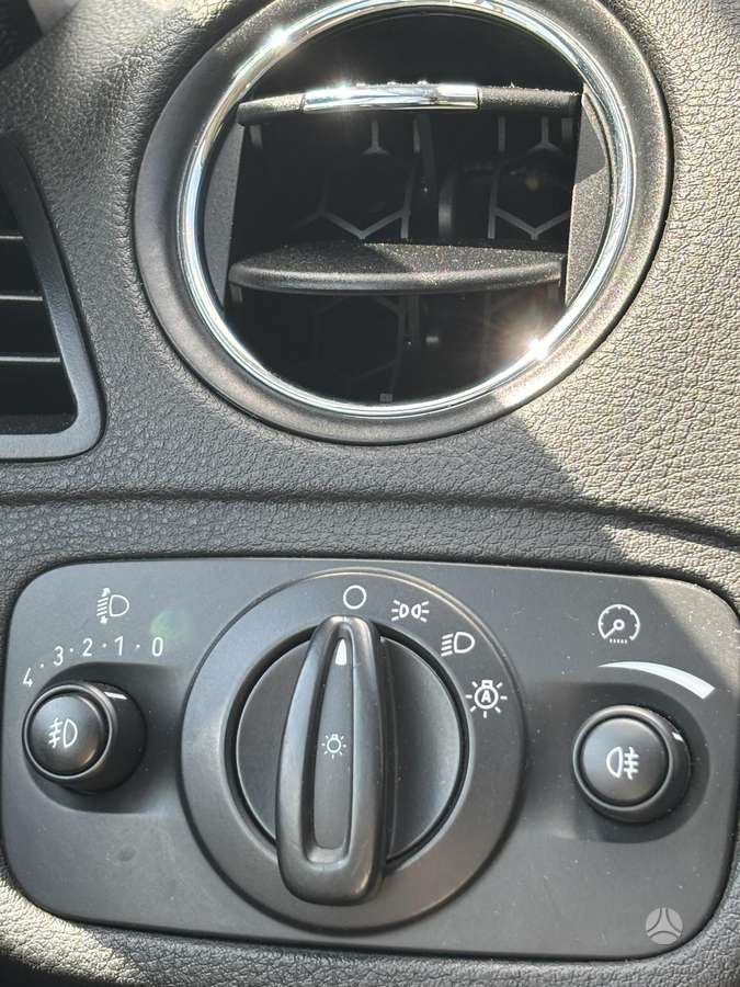 Ford S-MAX 2009 — photo 16