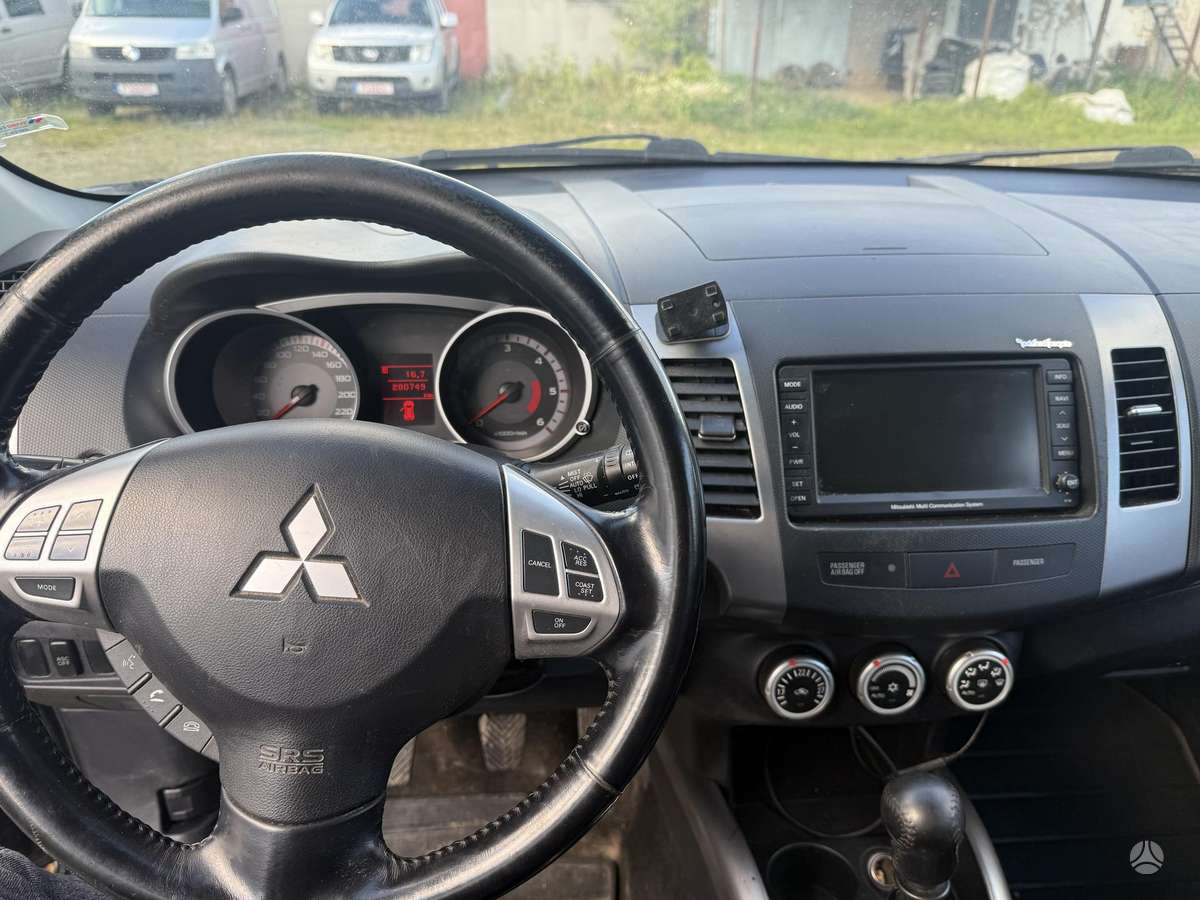 Mitsubishi Outlander 2008 — photo 8