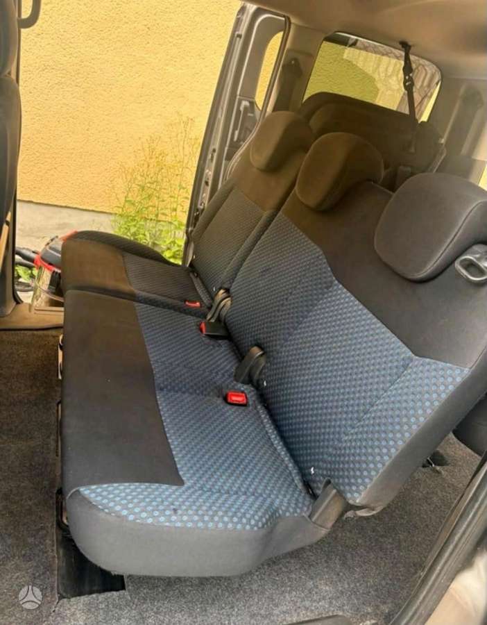 Nissan NV200 2014 — interior