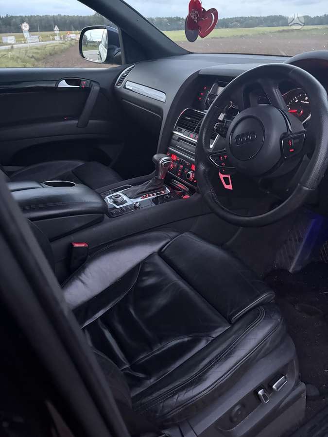 Audi Q7 2012 — photo 6
