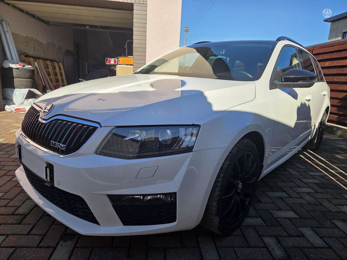 Skoda Octavia 2013 — вигляд ззаду