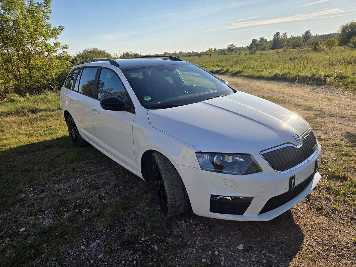 Skoda Octavia 2013 — салон