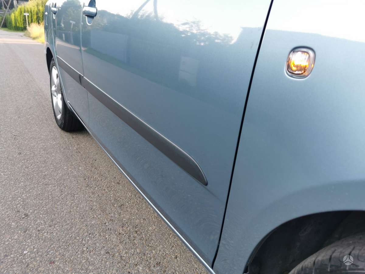 Skoda Fabia 2009 — photo 11