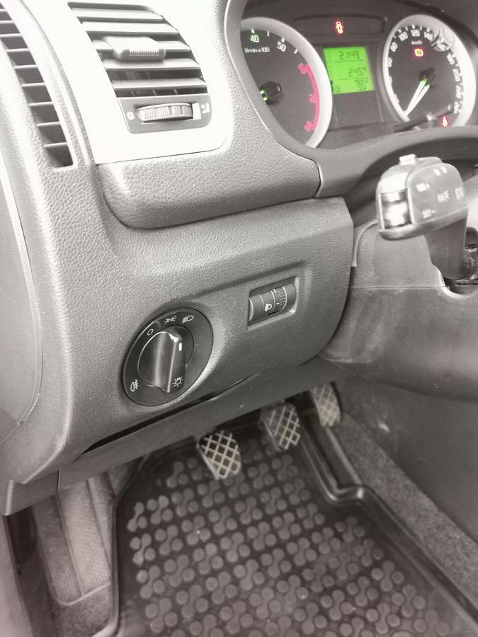 Skoda Fabia 2009 — photo 15