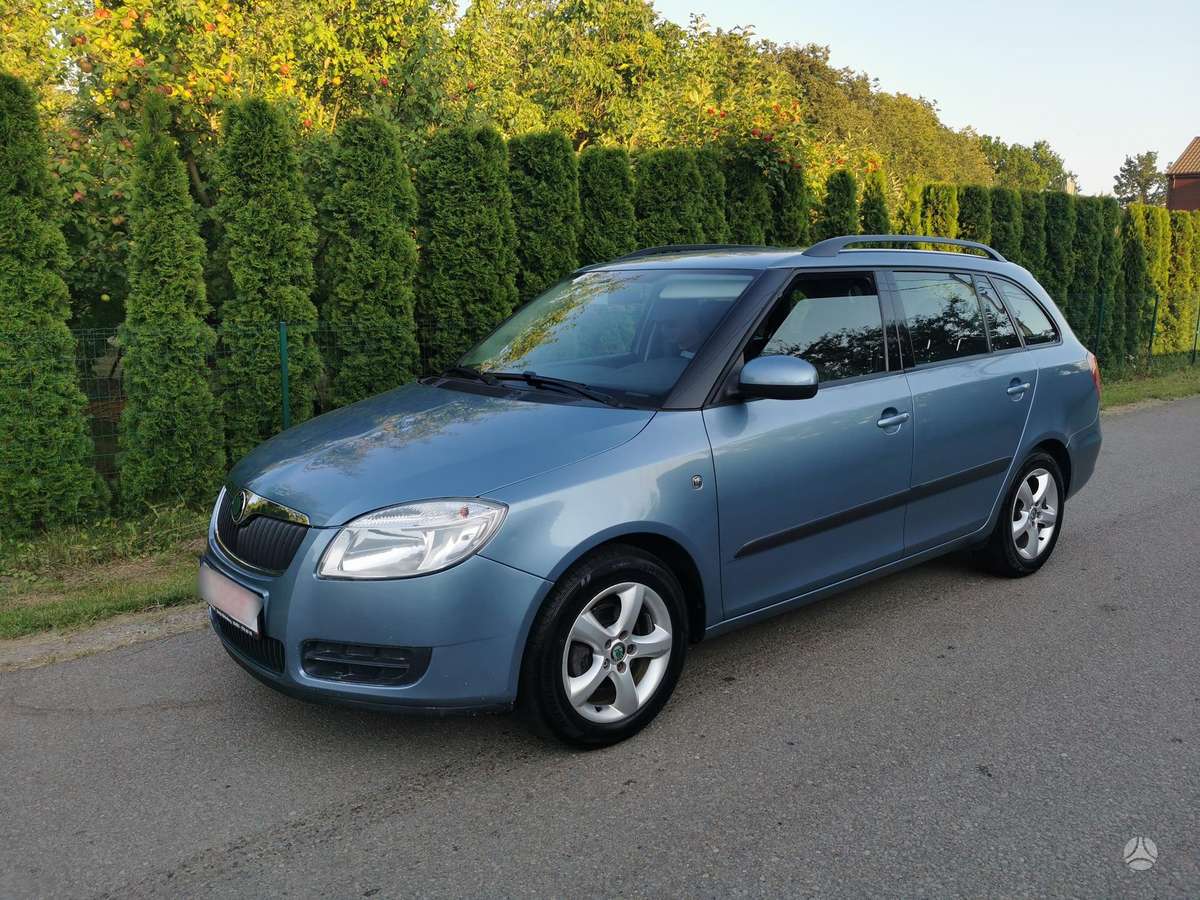 Skoda Fabia 2009 — rear view