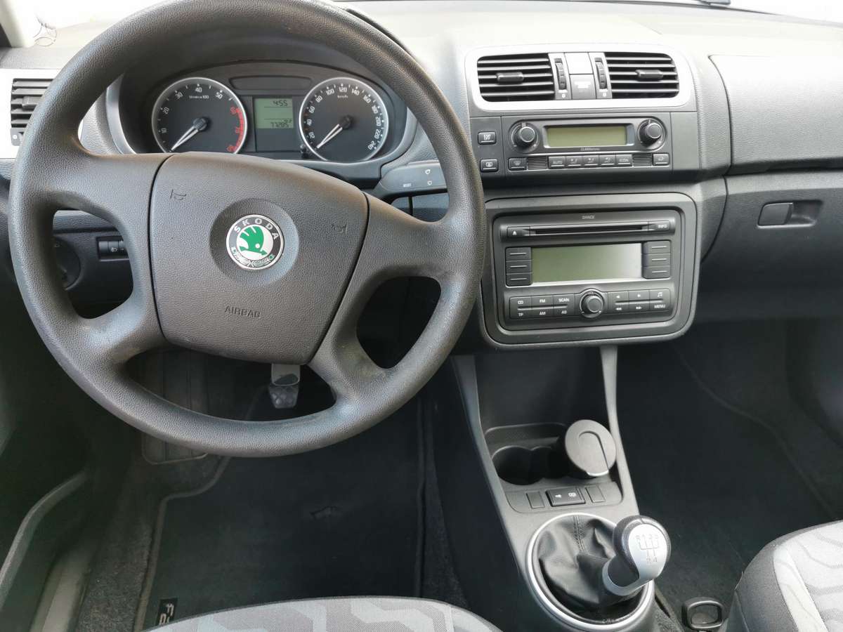 Skoda Fabia 2009 — photo 22