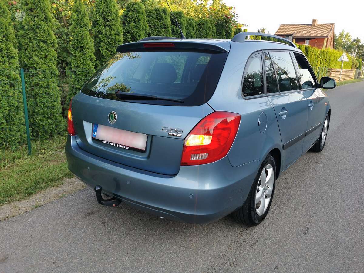 Skoda Fabia 2009 — photo 7