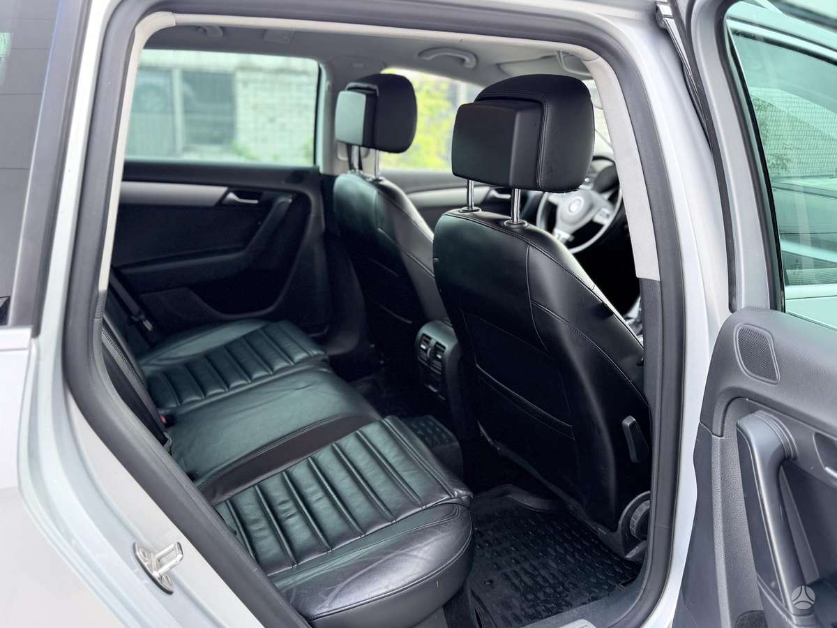 Volkswagen Passat 2015 — photo 15