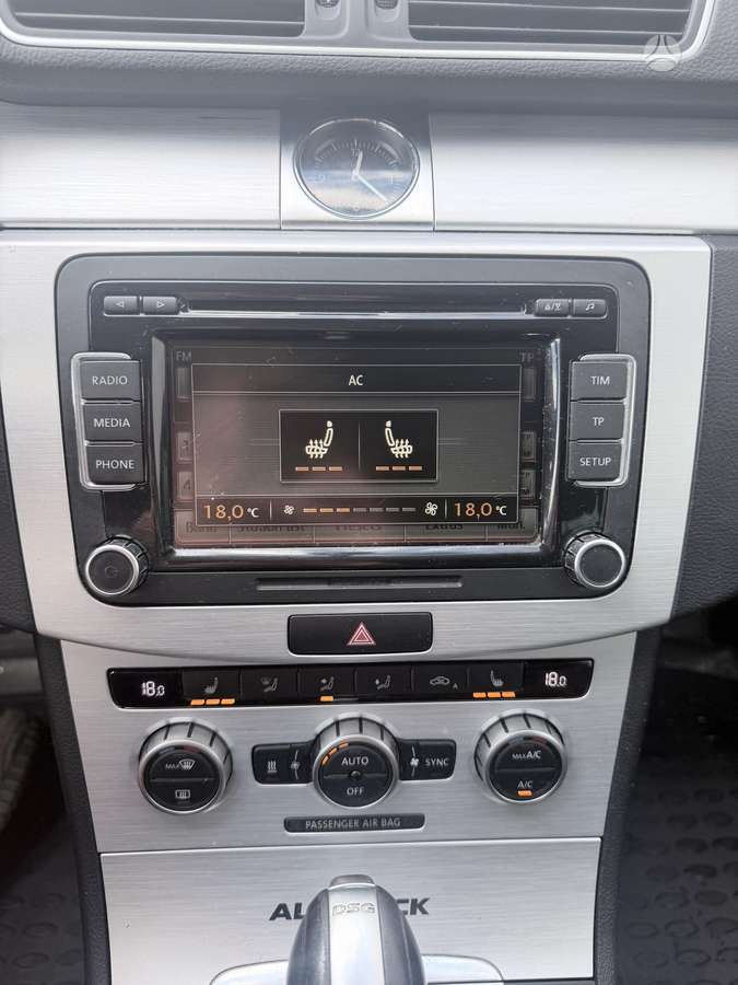 Volkswagen Passat 2015 — photo 21