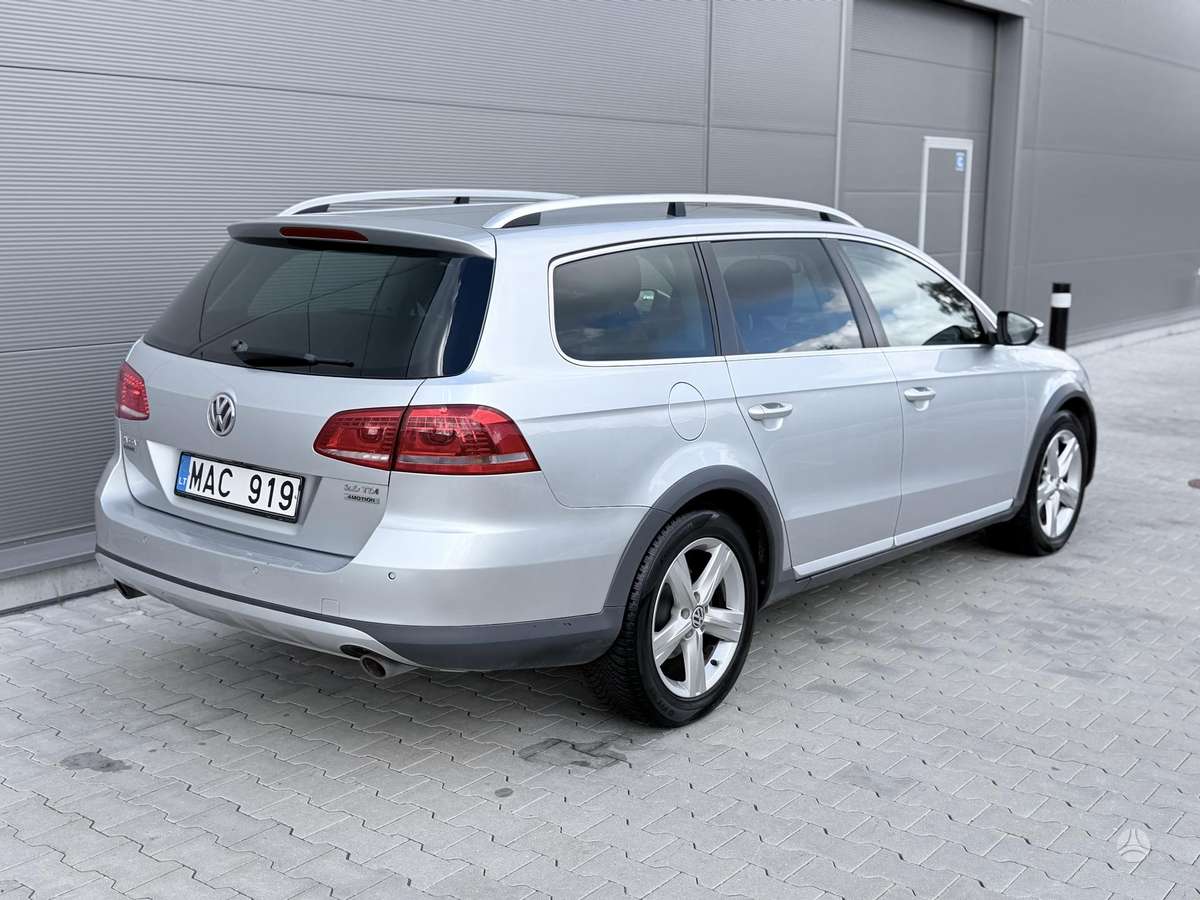 Volkswagen Passat 2015 — interior