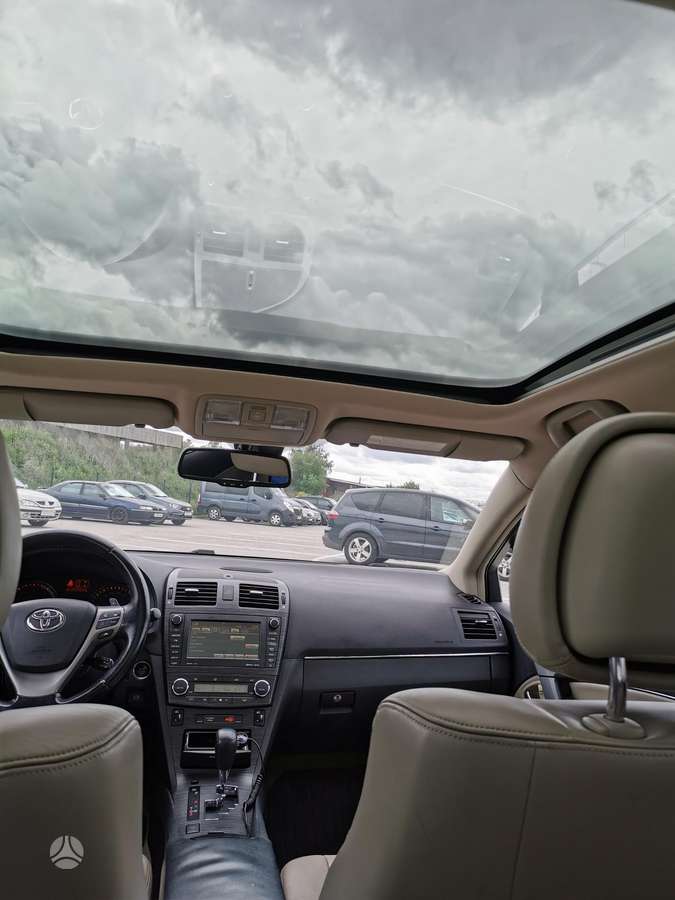 Toyota Avensis 2010 — photo 7