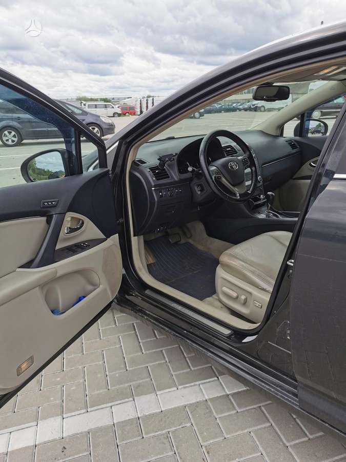 Toyota Avensis 2010 — photo 9