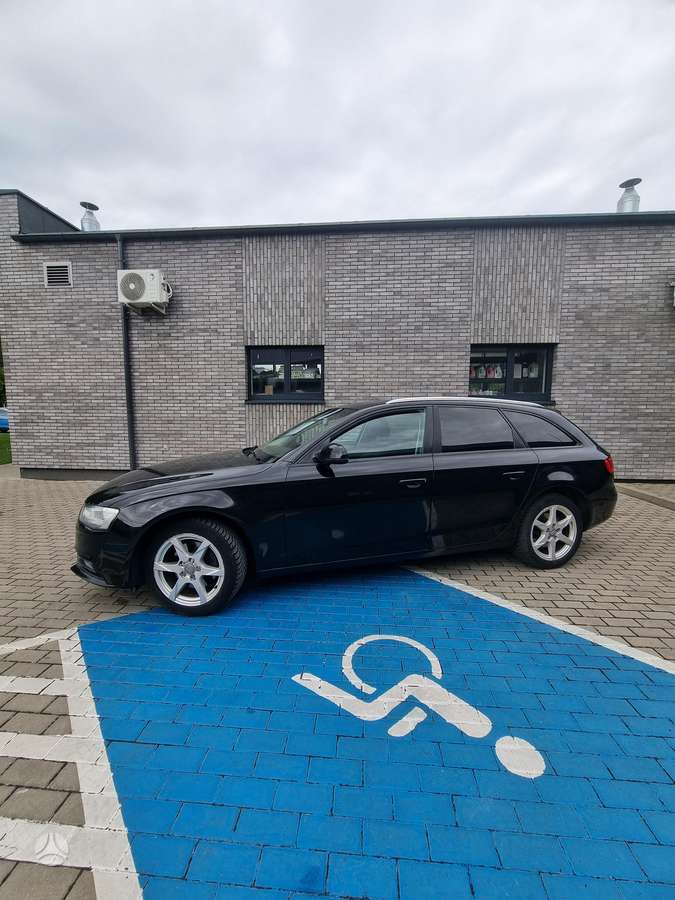 Audi A4 2012 — photo 12