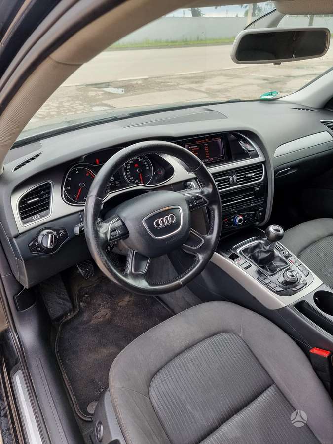 Audi A4 2012 — photo 13