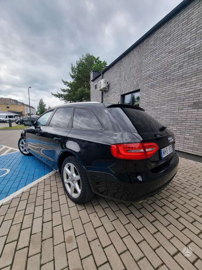 Audi A4 2012 — photo 17