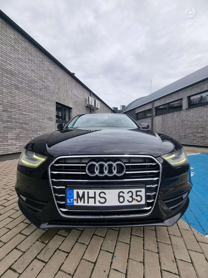 Audi A4 2012 — rear view