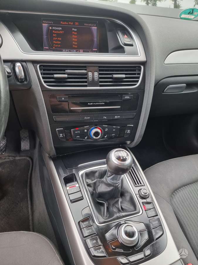Audi A4 2012 — photo 22
