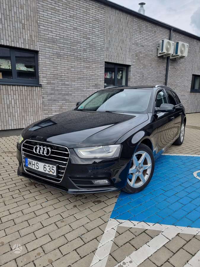 Audi A4 2012 — photo 25