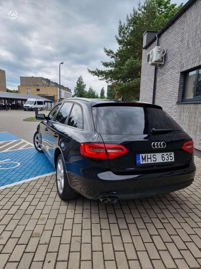Audi A4 2012 — photo 27