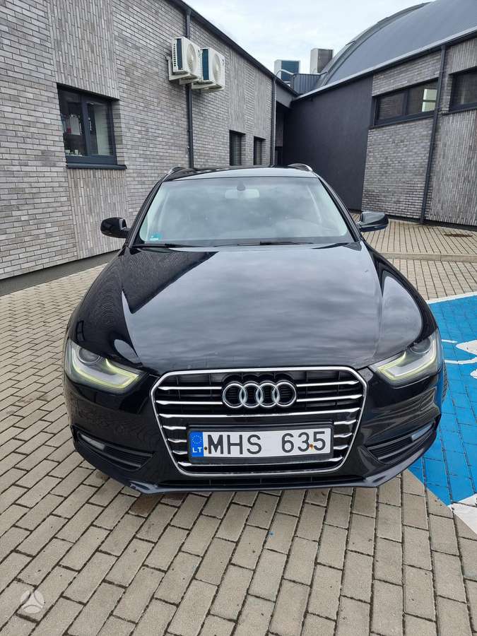 Audi A4 2012 — photo 7