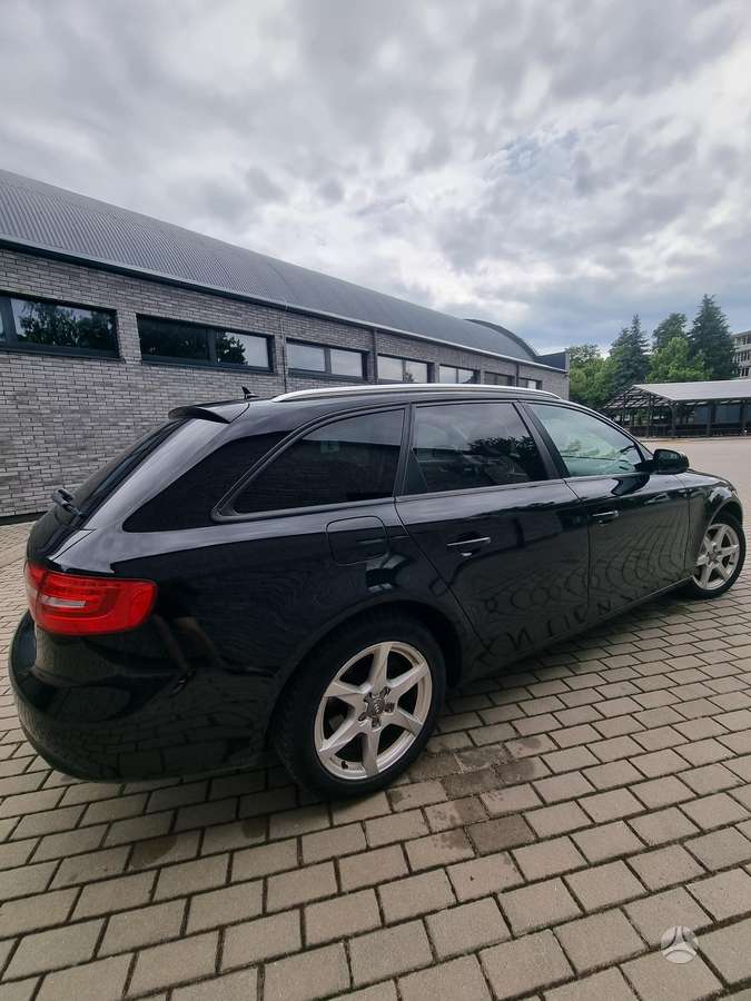 Audi A4 2012 — photo 9