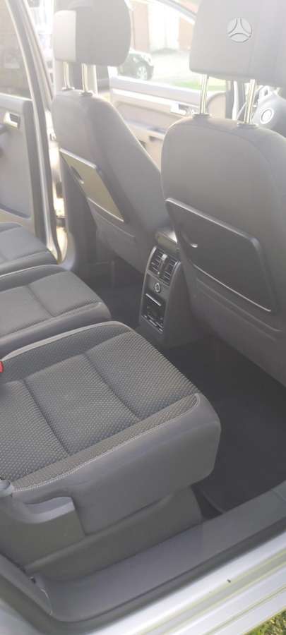 Volkswagen Touran 2013 — photo 9