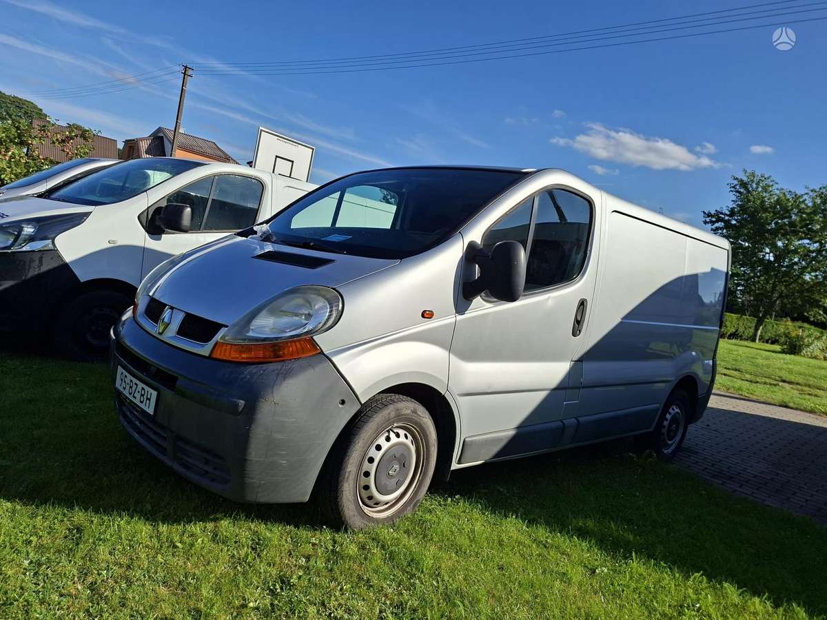 Renault Trafic 2006 — interior