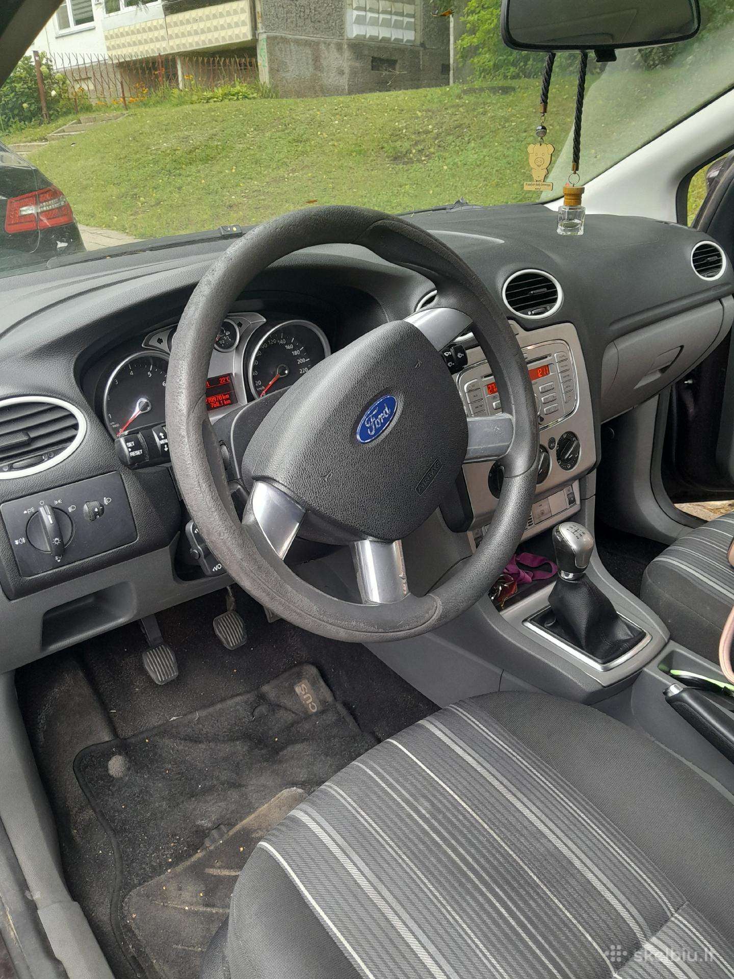 Ford Focus 2009 — салон