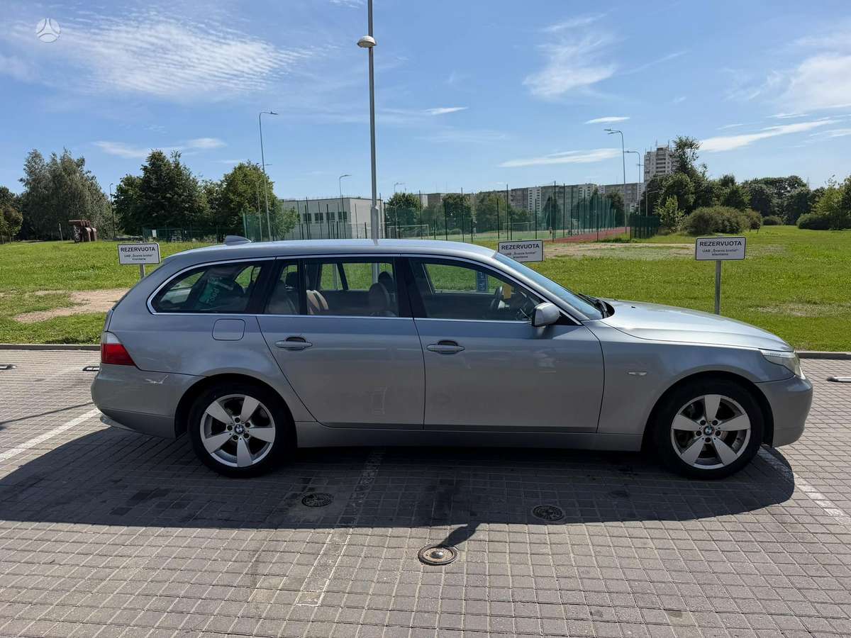 BMW 525 2006 — вигляд ззаду