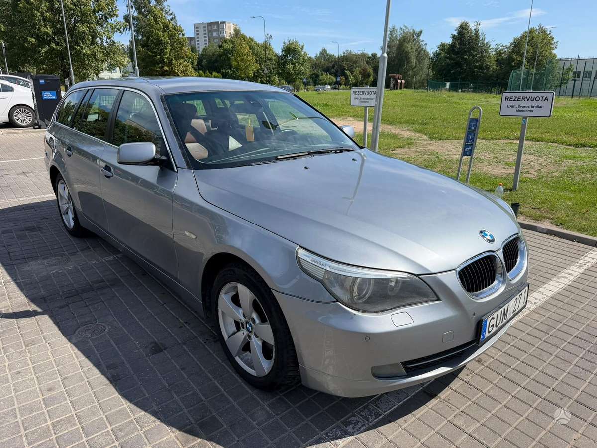 BMW 525 2006 — салон