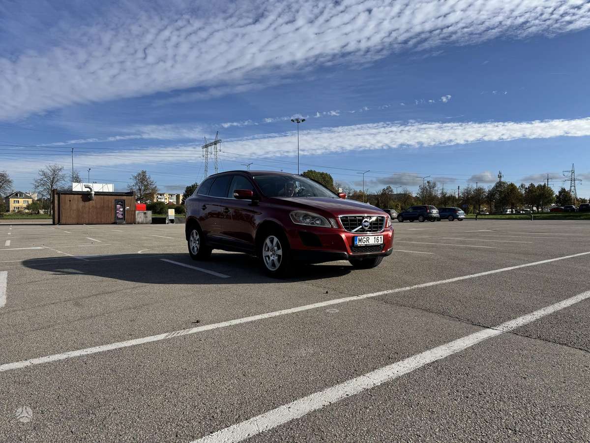 Volvo XC60 2012 — вигляд ззаду