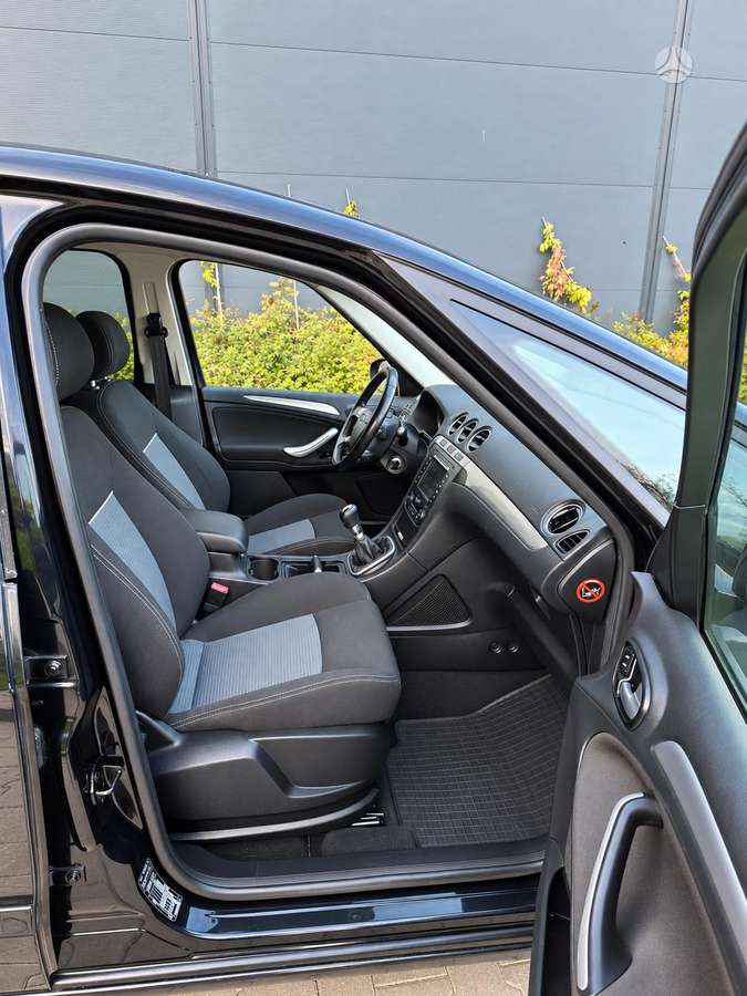 Ford S-MAX 2012 — photo 10