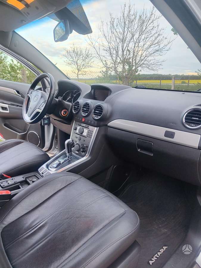 Opel Antara 2011 — photo 14