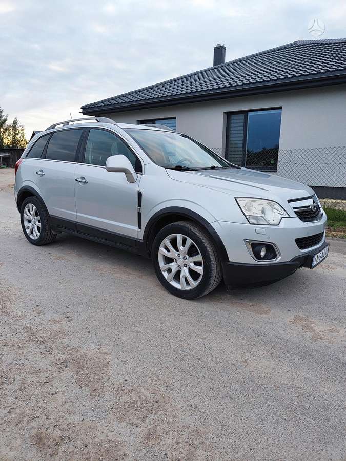 Opel Antara 2011 — rear view