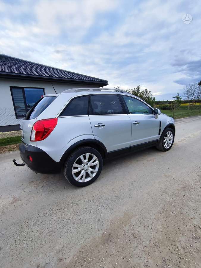Opel Antara 2011 — interior