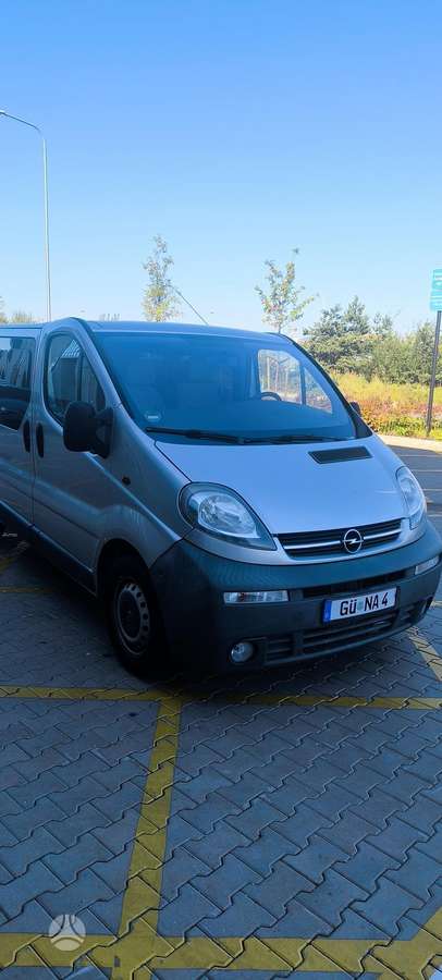 Opel Vivaro 2005 — салон
