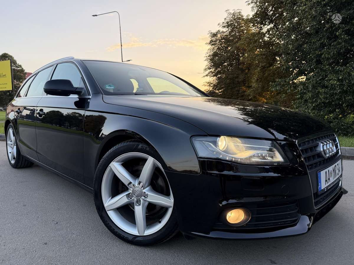 Audi A4 2009 — вигляд ззаду